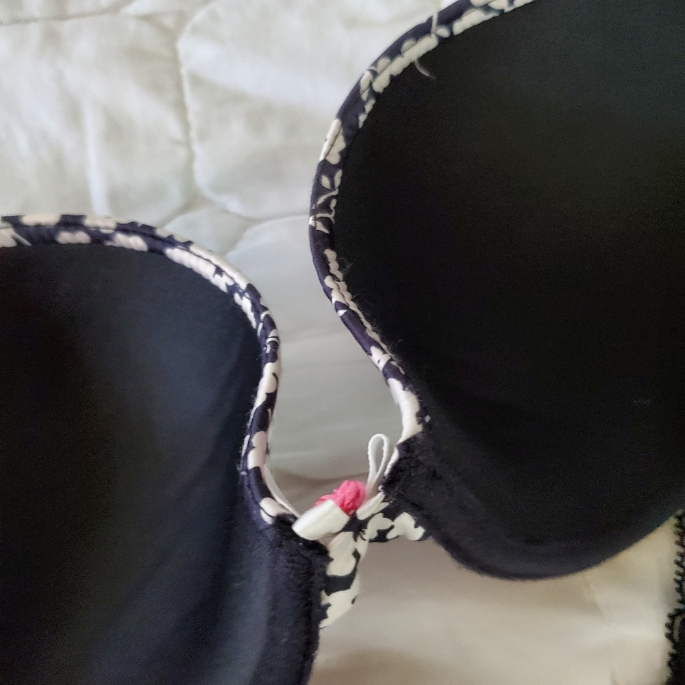 New D&G bras - Picture 10 of 11